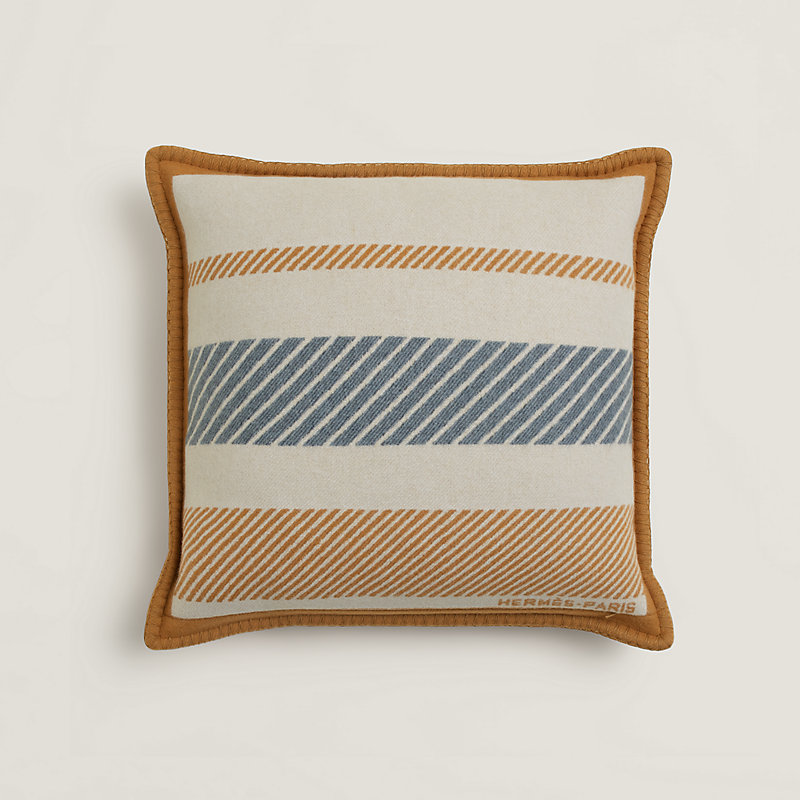 Cheval a la Couverture pillow | Hermès USA
